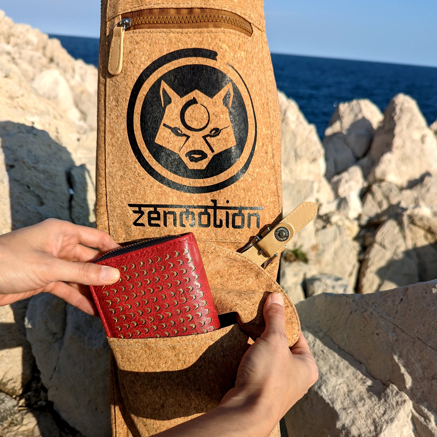 Picture showing the two pockets of the deluxe ZenMotion cork yoga mat transport bag.